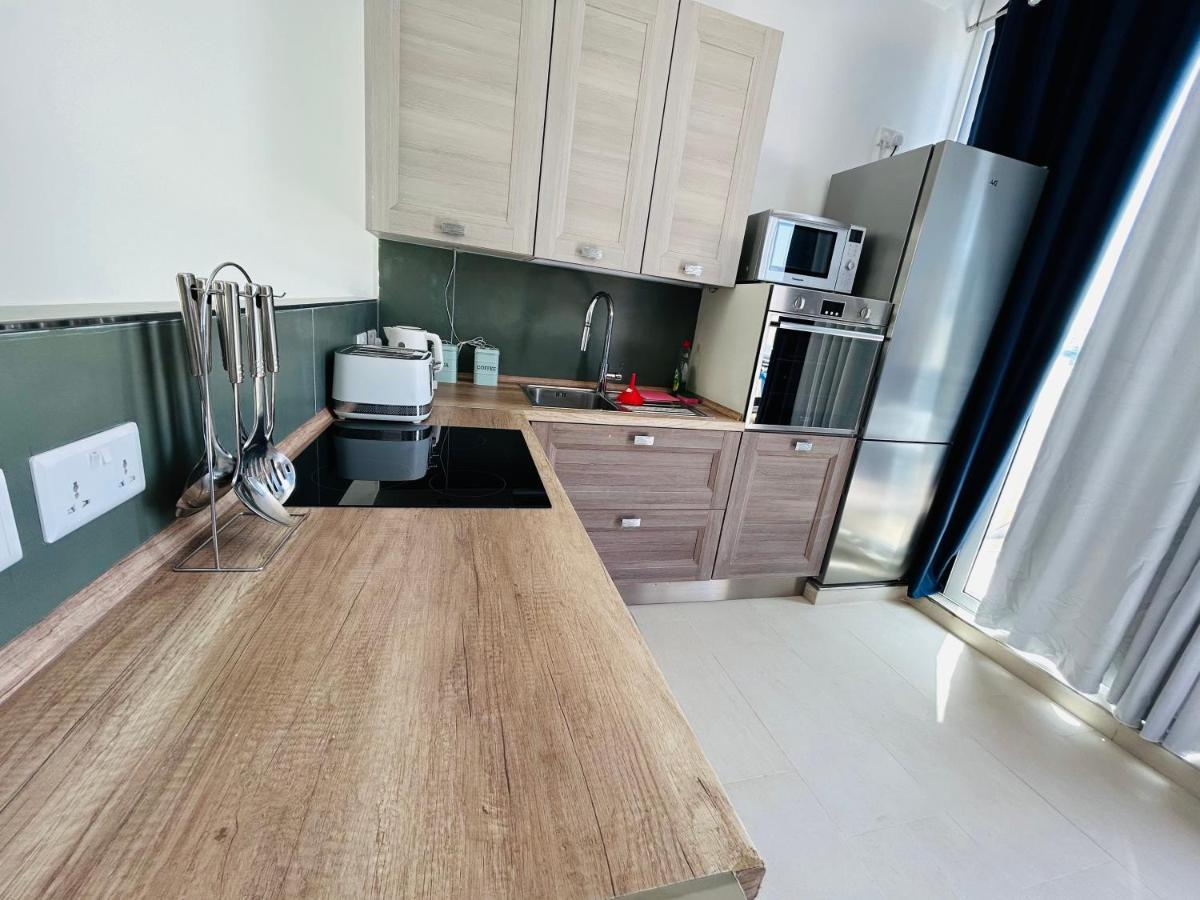 Ferienwohnung Hillview Duplex Penthouse St. Paul's Bay Exterior foto