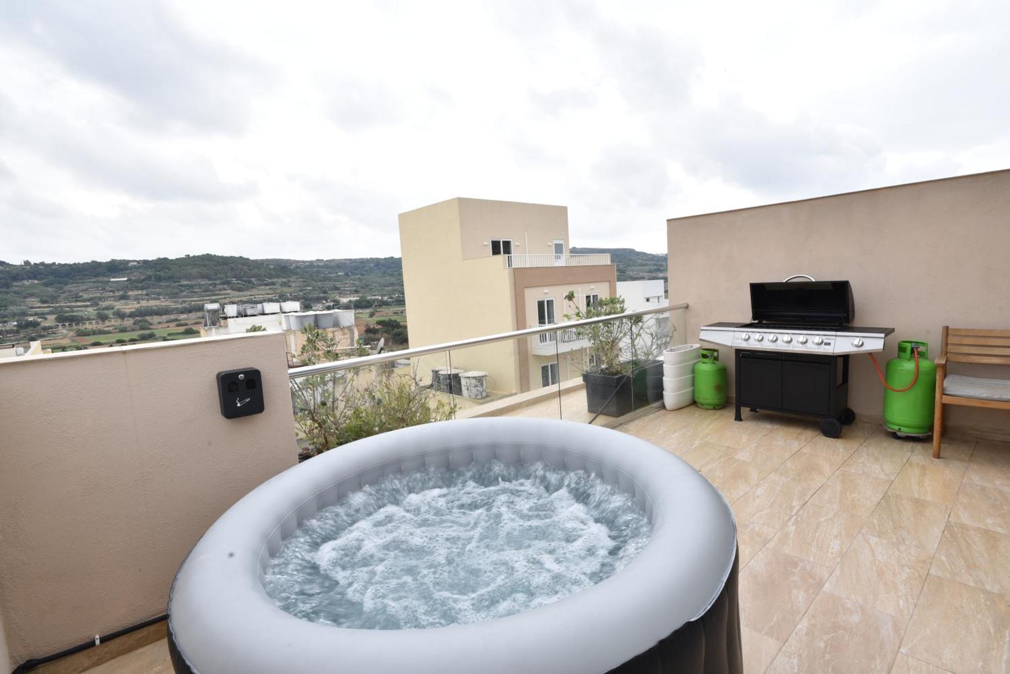 Ferienwohnung Hillview Duplex Penthouse St. Paul's Bay Exterior foto